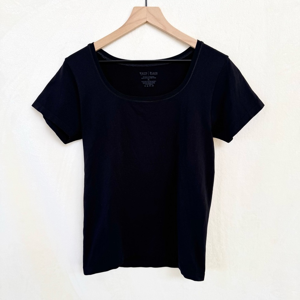 White House Black Market Seamless Scoop Neck Short Sleeve T-Shirt in Black